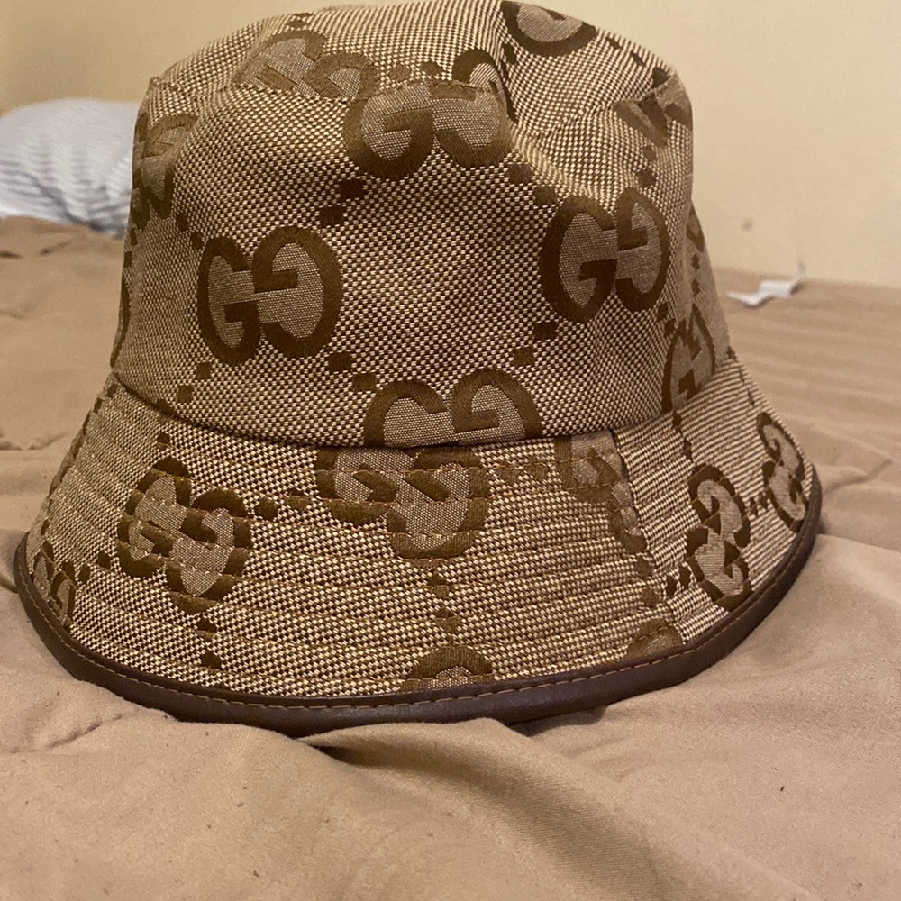 Gucci bucket hat